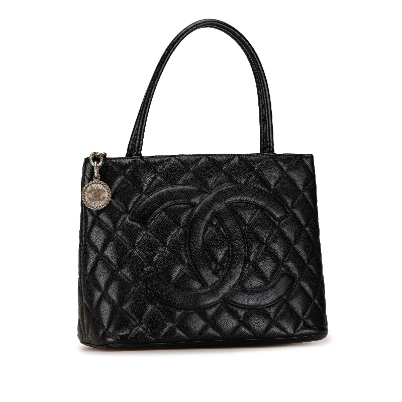 Chanel Caviar Medallion Tote (Ub8oNc)