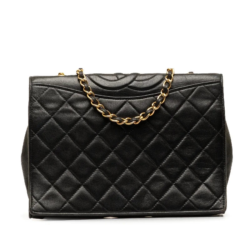 Chanel CC Quilted Lambskin Full Flap (wxEZyN)