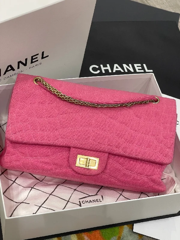 Chanel - Sac 2.55 jersey façon croco rose