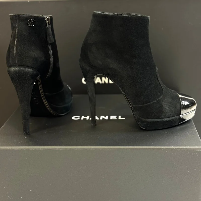 Chanel - Bottines à talon T.40