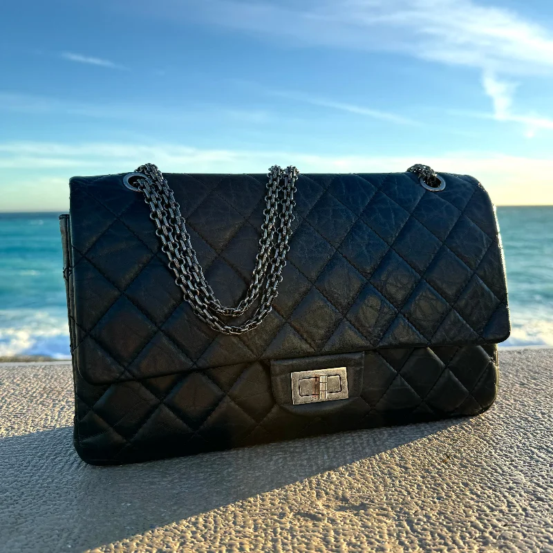 Chanel - 2.55 Maxi